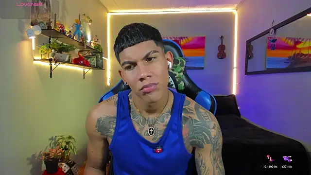 Snapshot of Damian_latinxxx chatting on July 14, 9:03 am Damian latinxxx online show from July 14, 9:03 am
