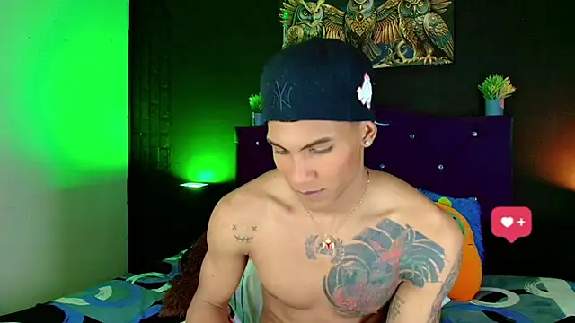 Snapshot of Damian_latinxxx chatting on February 28, 9:25 am Damian latinxxx online show from February 28, 9:25 am