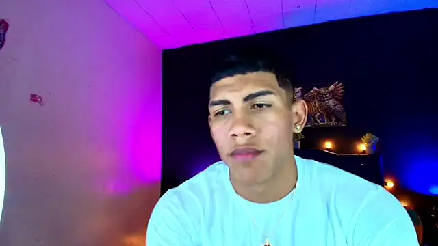 Snapshot of Damian_latinxxx chatting on March 2, 8:48 am Damian latinxxx online show from March 2, 8:48 am