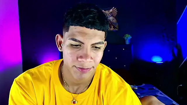 Snapshot of Damian_latinxxx chatting on March 4, 3:11 am Damian latinxxx online show from March 4, 3:11 am