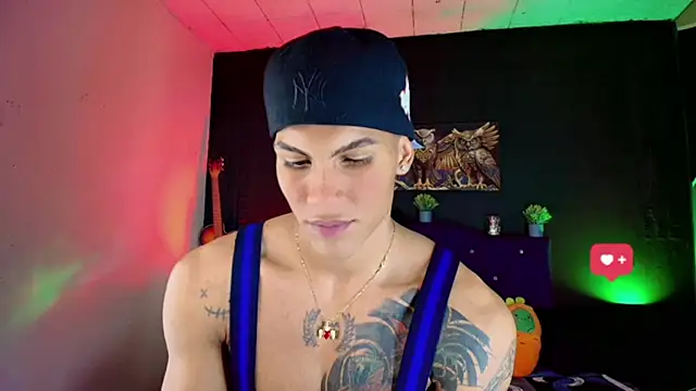 Snapshot of Damian_latinxxx chatting on February 26, 6:08 am Damian latinxxx online show from February 26, 6:08 am