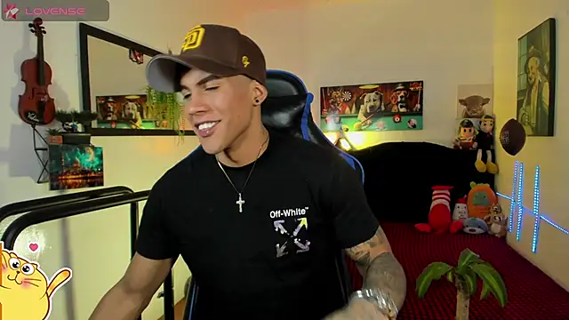 Damian latinxxx online show from April 15, 4:11 pm