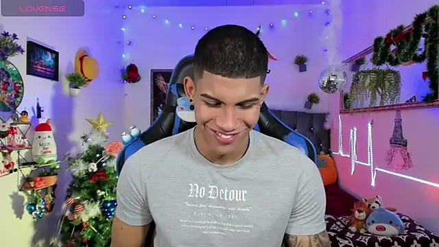 Snapshot of Damian_latinxxx chatting on November 30, 3:07 am Damian latinxxx online show from November 30, 3:07 am