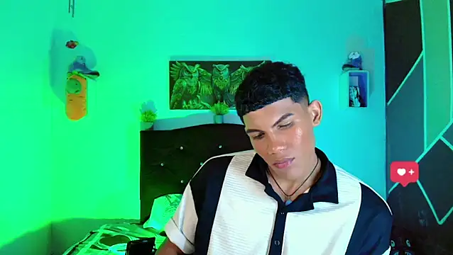 Snapshot of Damian_latinxxx chatting on March 9, 12:20 pm Damian latinxxx online show from March 9, 12:20 pm