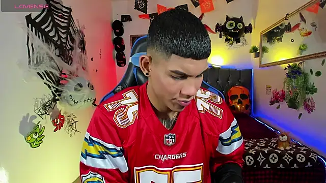 Snapshot of Damian_latinxxx chatting on October 18, 3:08 am Damian latinxxx online show from October 18, 3:08 am