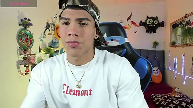 Snapshot of Damian_latinxxx chatting on November 13, 3:10 am Damian latinxxx online show from November 13, 3:10 am