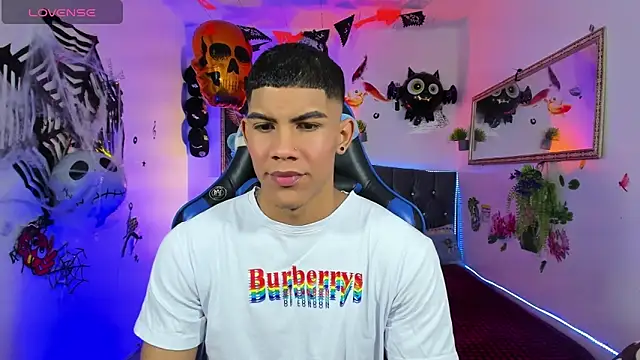 Snapshot of Damian_latinxxx chatting on October 15, 3:05 am Damian latinxxx online show from October 15, 3:05 am