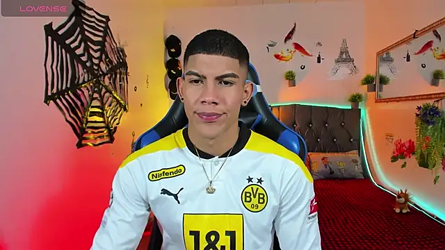 Snapshot of Damian_latinxxx chatting on October 7, 2:45 am Damian latinxxx online show from October 7, 2:45 am