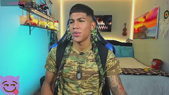 Snapshot of Damian_latinxxx chatting on July 4, 9:15 am Damian latinxxx online show from July 4, 9:15 am