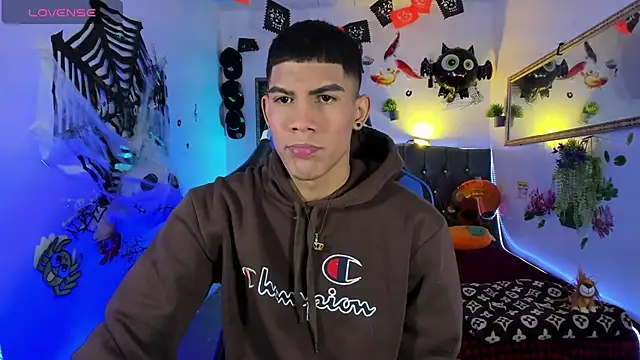 Snapshot of Damian_latinxxx chatting on October 19, 2:58 am Damian latinxxx online show from October 19, 2:58 am