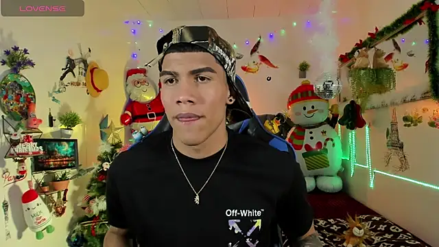 Snapshot of Damian_latinxxx chatting on November 22, 3:16 am Damian latinxxx online show from November 22, 3:16 am