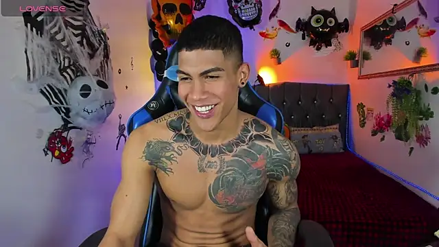 Snapshot of Damian_latinxxx chatting on October 13, 3:08 am Damian latinxxx online show from October 13, 3:08 am