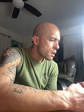 JohnnyDeep187 online show from December 20, 6:16 am