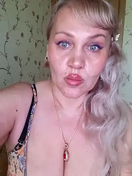 IsabellaBoni online show from June 2, 6:02 am