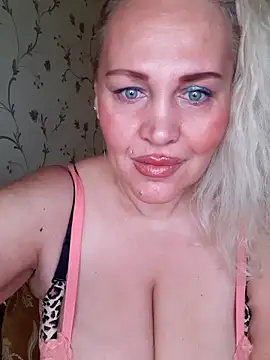 Snapshot of IsabellaBoni chatting on November 23, 7:18 am IsabellaBoni online show from November 23, 7:18 am