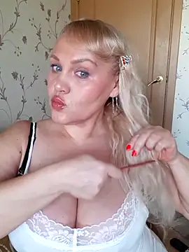 IsabellaBoni online show from April 2, 6:31 am