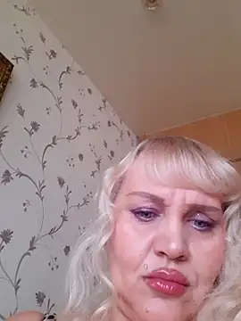 IsabellaBoni online show from April 7, 6:26 am