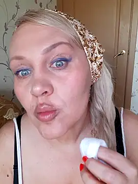 IsabellaBoni online show from April 3, 6:31 am