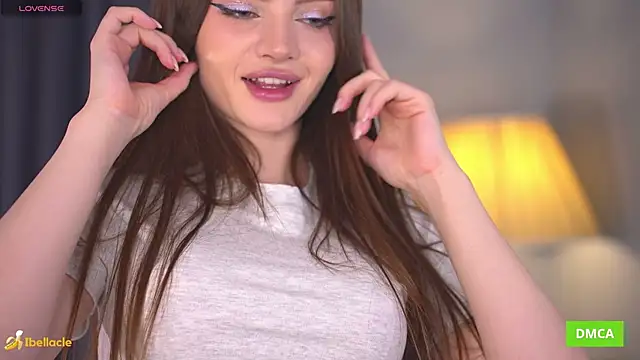 Snapshot of Bellacle chatting on February 15, 7:51 am Bellacle online show from February 15, 7:51 am