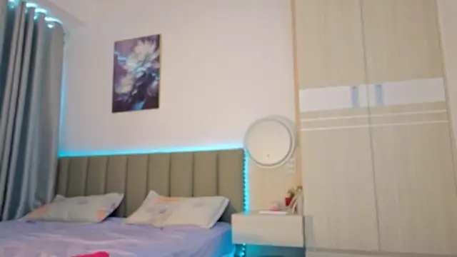 Snapshot of sweety_vikky chatting on June 15, 12:44 am sweety vikky online show from June 15, 12:44 am