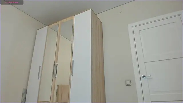 Snapshot of sweety_vikky chatting on March 8, 12:22 am sweety vikky online show from March 8, 12:22 am