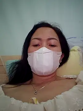 Baby-sexytits18 online show from October 28, 11:25 pm