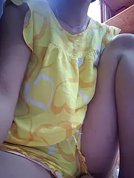 Baby-sexytits18 online show from October 26, 11:38 pm