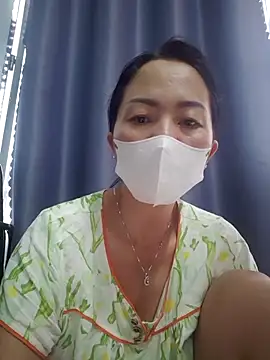 Baby-sexytits18 online show from October 23, 11:25 pm