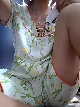 Baby-sexytits18 online show from October 30, 10:13 am