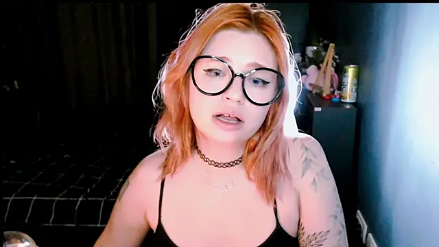 candy lina online show from February 9, 7:45 pm