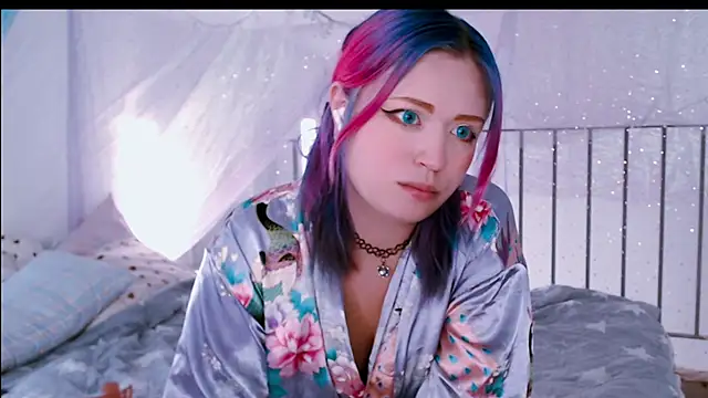 candy lina online show from June 4, 9:03 am