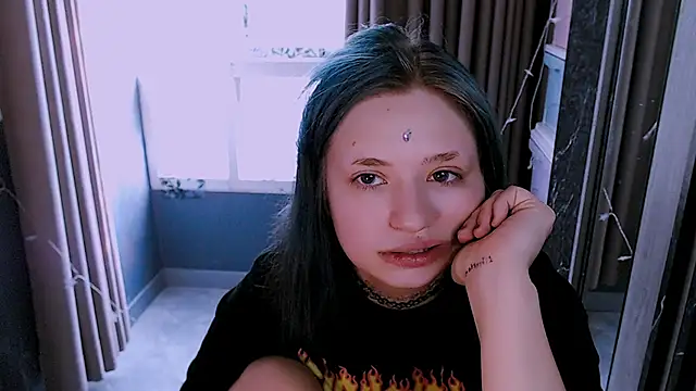 Snapshot of candy_lina chatting on October 19, 8:17 am candy lina online show from October 19, 8:17 am