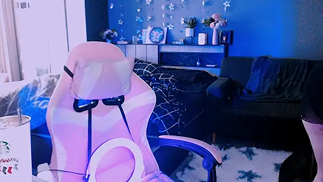 Snapshot of candy_lina chatting on October 4, 6:59 am candy lina online show from October 4, 6:59 am