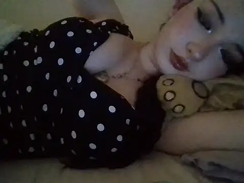 Cerisee04 online show from September 14, 9:37 pm