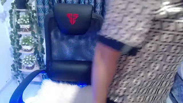 Snapshot of urprincessnicolexxx chatting on September 12, 10:09 pm urprincessnicolexxx online show from September 12, 10:09 pm