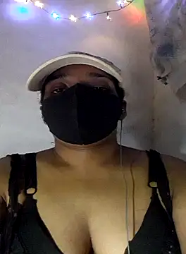 Snapshot of Tharukasenevirathne chatting on May 12, 4:35 pm Tharukasenevirathne online show from May 12, 4:35 pm
