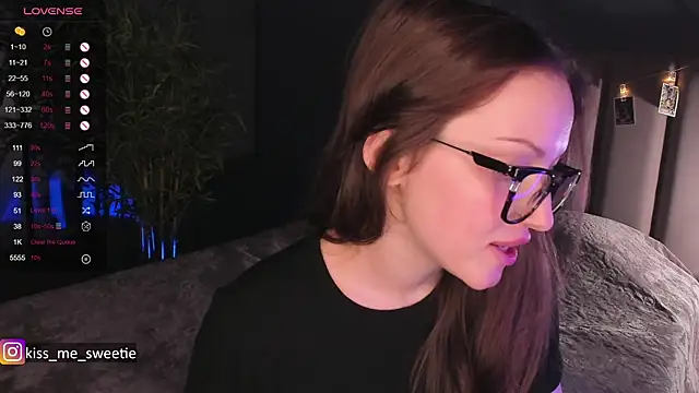 Snapshot of Ashley_Mintt chatting on December 22, 10:36 pm Ashley Mintt online show from December 22, 10:36 pm