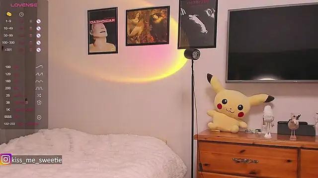 Ashley Mintt online show from December 3, 9:53 am