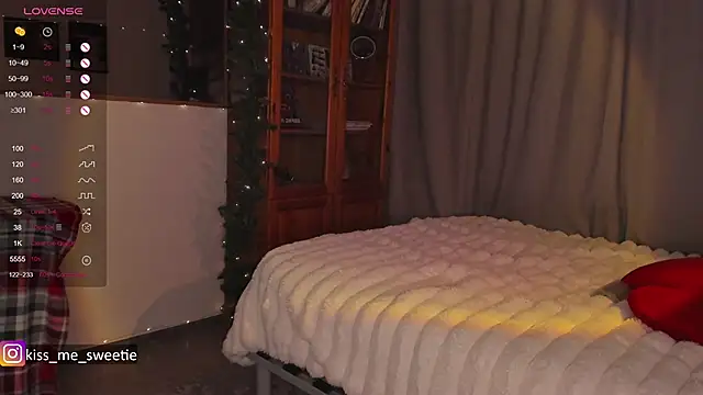 Ashley Mintt online show from December 16, 10:52 am