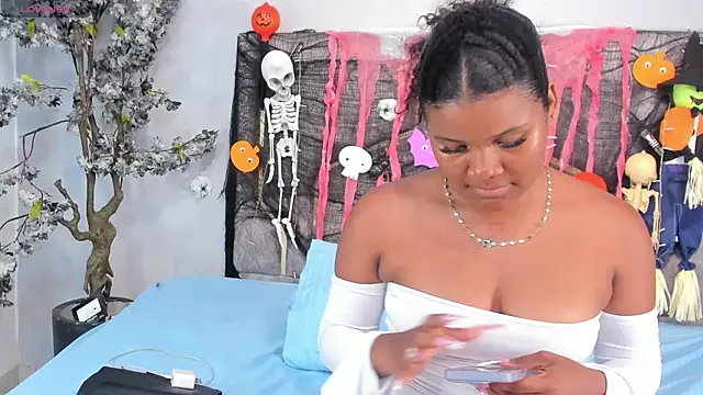 Isabellsmmith online show from October 18, 7:49 pm