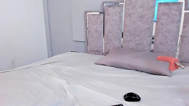 Isabellsmmith online show from March 1, 1:43 am