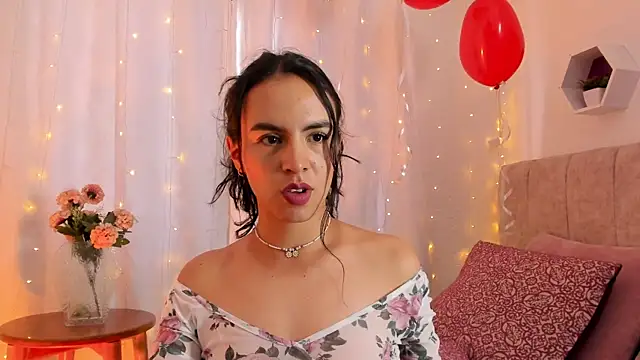 Snapshot of Zara_dulce chatting on February 20, 4:03 pm Zara dulce online show from February 20, 4:03 pm