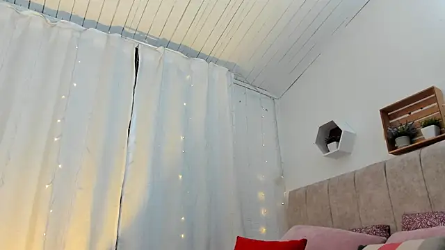 Snapshot of Zara_dulce chatting on March 5, 12:11 pm Zara dulce online show from March 5, 12:11 pm