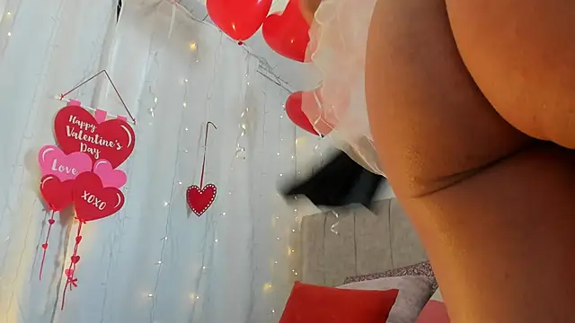 Snapshot of Zara_dulce chatting on February 18, 12:28 pm Zara dulce online show from February 18, 12:28 pm