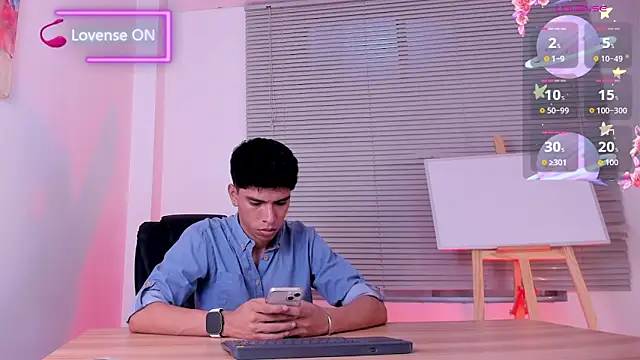 Santy carrington online show from April 1, 7:44 pm