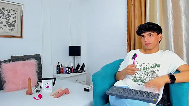 Santy carrington online show from January 18, 12:02 am