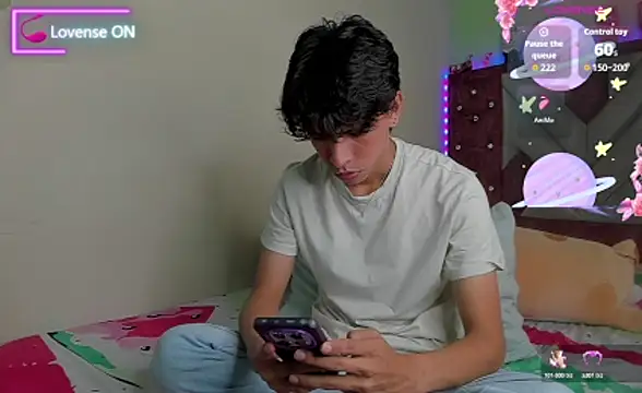 Snapshot of Santy_carrington chatting on December 5, 3:16 am Santy carrington online show from December 5, 3:16 am