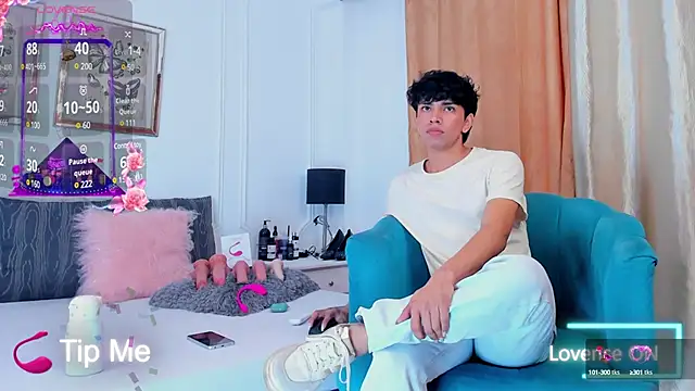 Santy carrington online show from February 11, 8:20 pm