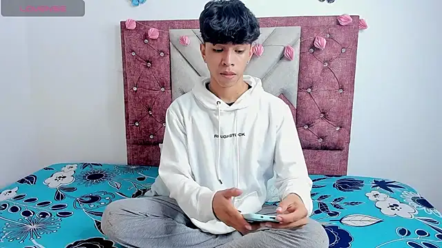 Santy carrington online show from March 15, 3:40 am