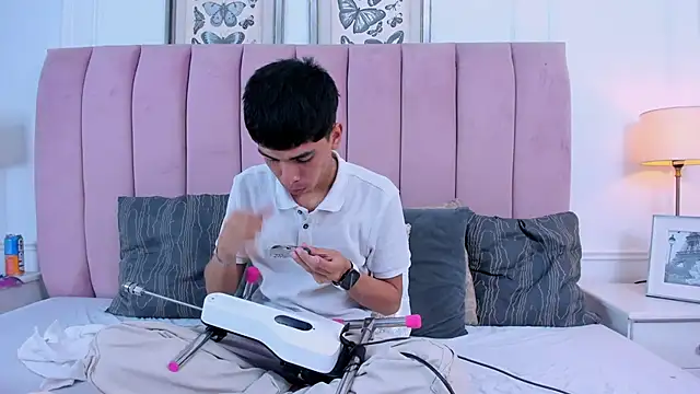 Santy carrington online show from March 10, 8:46 pm